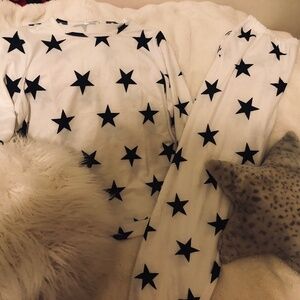 Just in NWOT Ekouaer Stars blue and white 2 piece lounge set